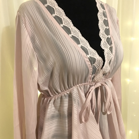 Pink Detailed Blouse - Picture 11 of 12